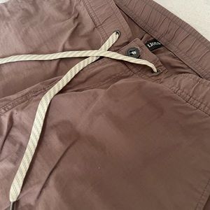 Vuori rip stop pant. Mauve-ish color